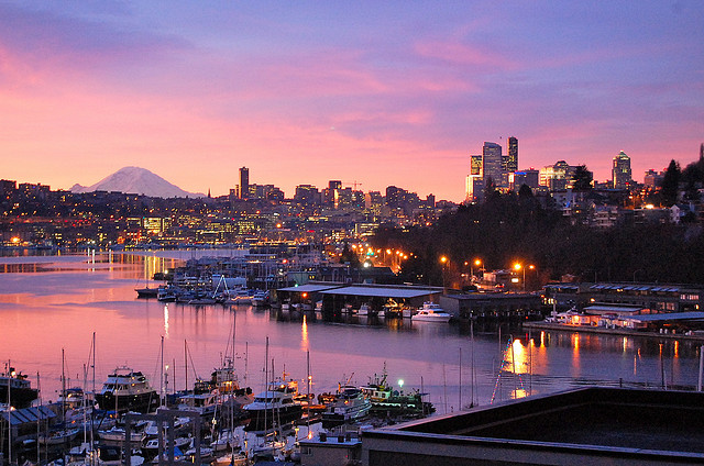 What We’re Reading: Paddleboard Urbanism