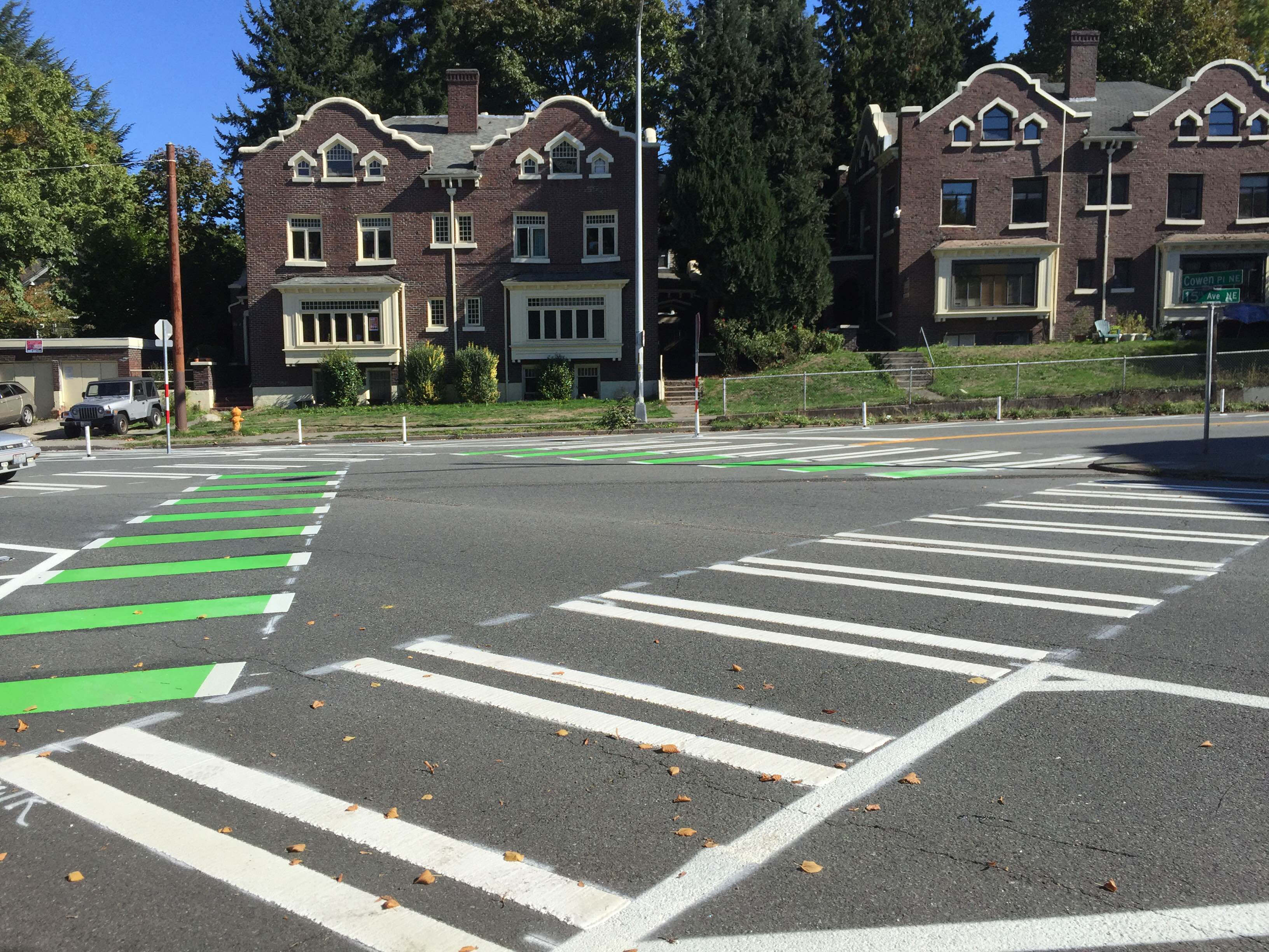 15th Ave NE and Cowen Pl NE 15th Ave NE and Cowen Pl NE