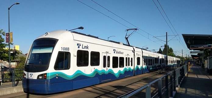 Sound-Transit-three-car-light-rail-train_0