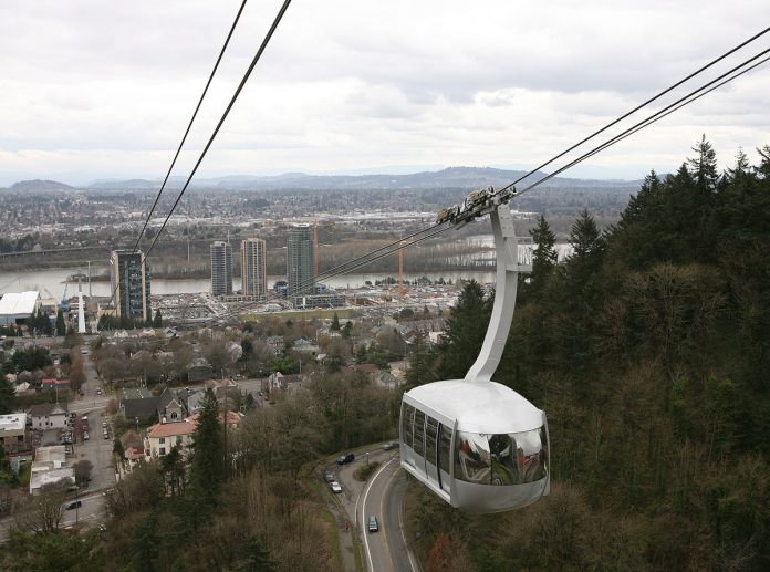 1200px-PortlandTramCar3 (Credit: Cacophony) Portland Aerial Tram. (Photo by Cacophony)