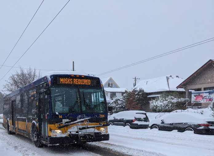 PXL_20210213_181252003.MP King County Metro Bus in the Snow