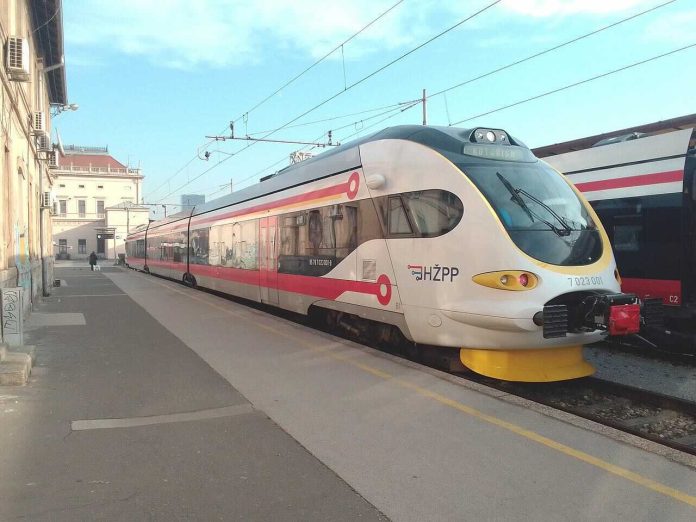 A diesel multiple unit at Zagreb Central Station. (Dorianbezak from Wikipedia) A diesel multiple unit at Zagreb Central Station. (Dorianbezak from Wikipedia)