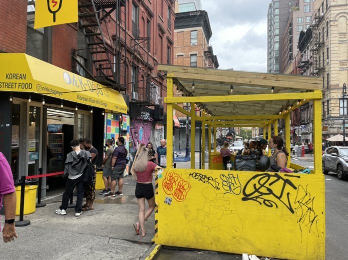 A street cafe in New York City.