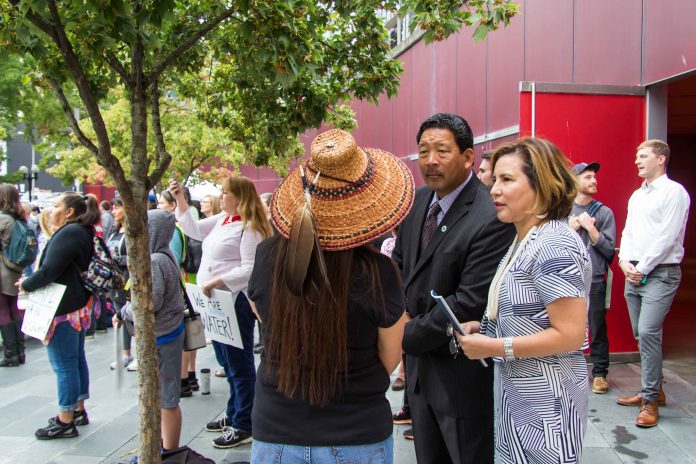 Councilmembers Bruce Harrell and Debora Juarez address Standing Rock protesters in 2016