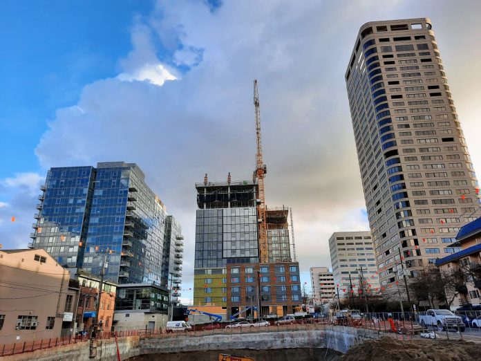 First-Hill-affordable-highrise-construction-20220131_160555