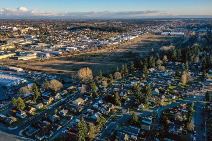 South-Tacoma-Mega-Warehouse-1280px-Dan-Villa-350-Tacoma