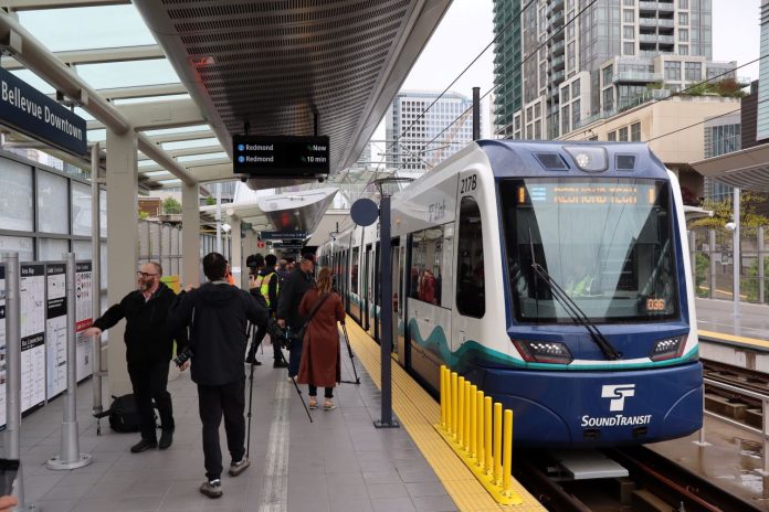 Downtown-Bellevue-Station-train-pulling-in-The-Urbanist
