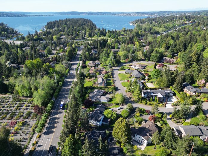 Clyde Hill and Lake Washington An area image of a leafy lakefront Clyde Hill neighborhood
